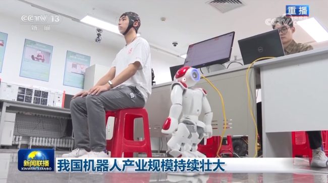 高速公路沿线充电设施加快建设 服务区累计建成2万个充电桩