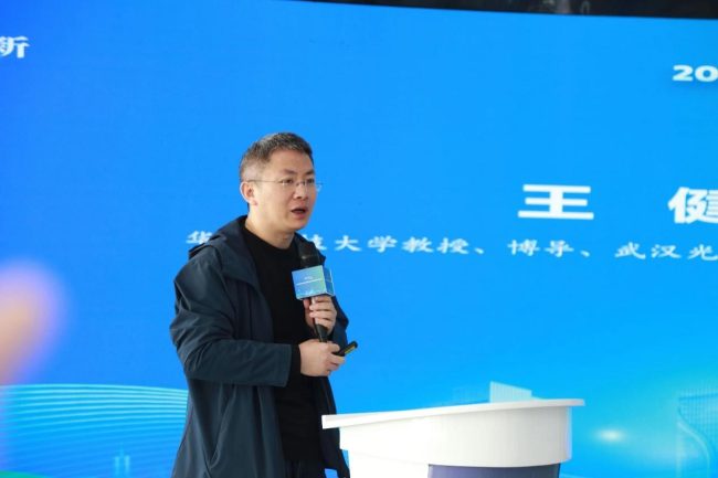 231122105531967013368